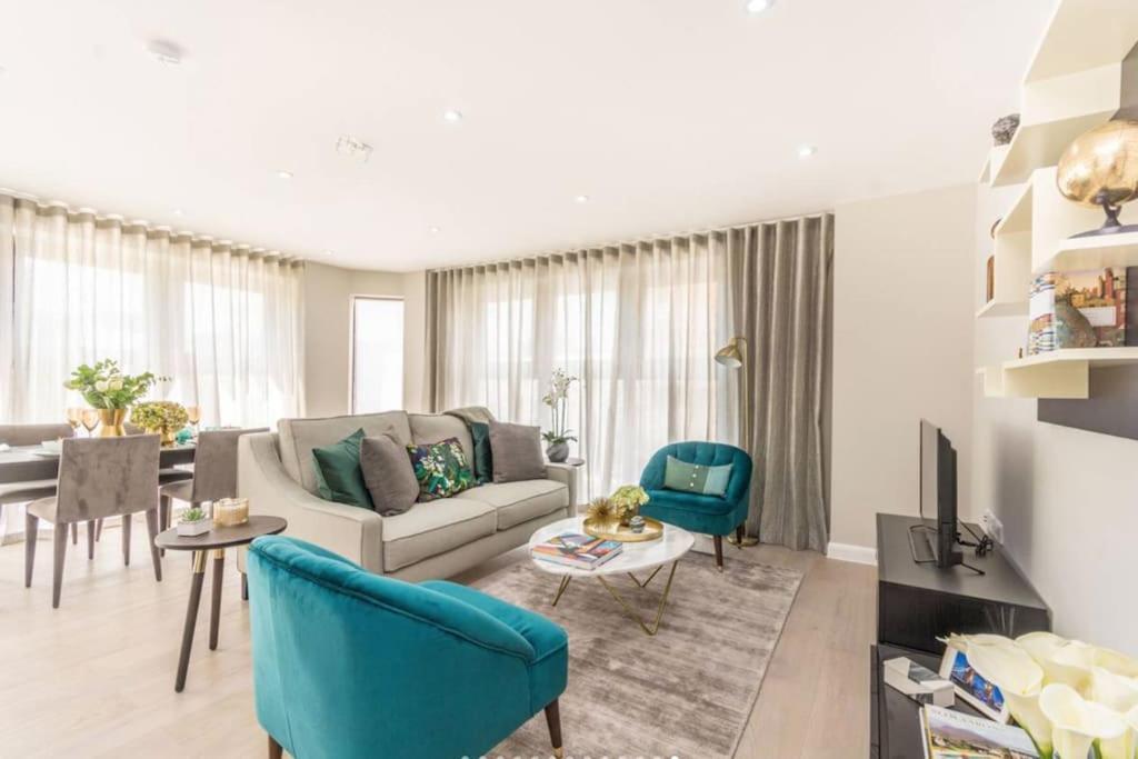 Апартаменты Spacious Modern 3 Bed In Bridge With Netflix And Free Carpark